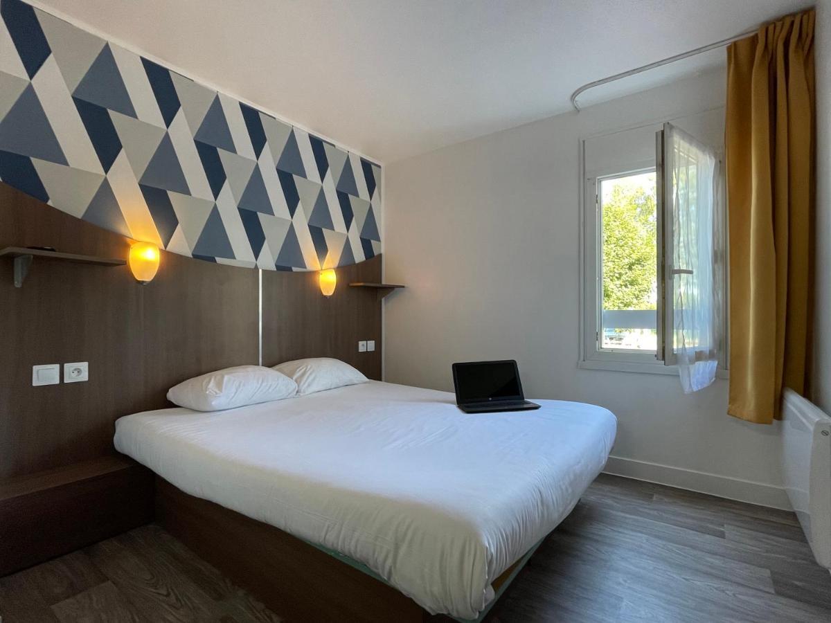 Kyriad Direct Val De Reuil Val-de-Reuil ภายนอก รูปภาพ