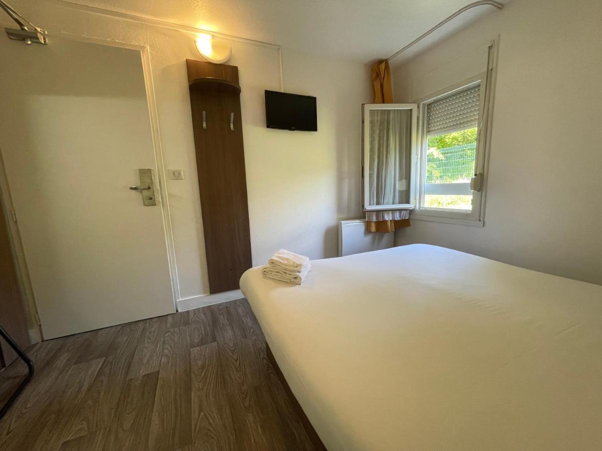 Kyriad Direct Val De Reuil Val-de-Reuil ภายนอก รูปภาพ
