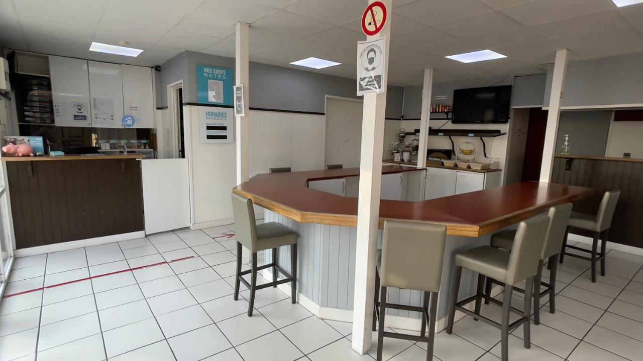 Kyriad Direct Val De Reuil Val-de-Reuil ภายนอก รูปภาพ
